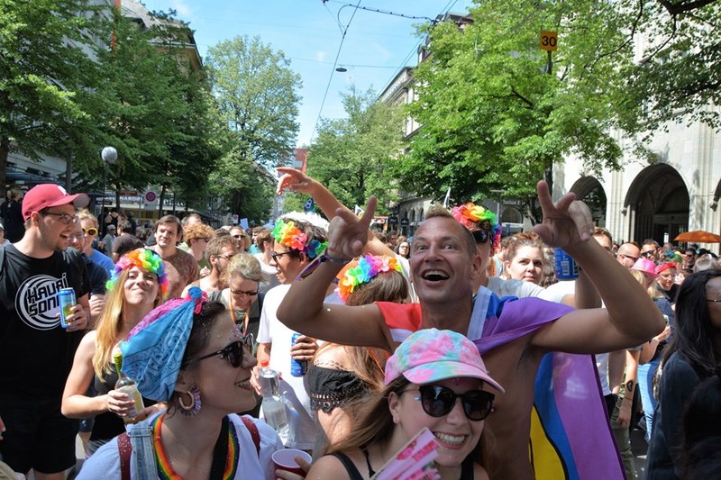 Zurich Pride: CIS-Mensch oder Non-Binär?